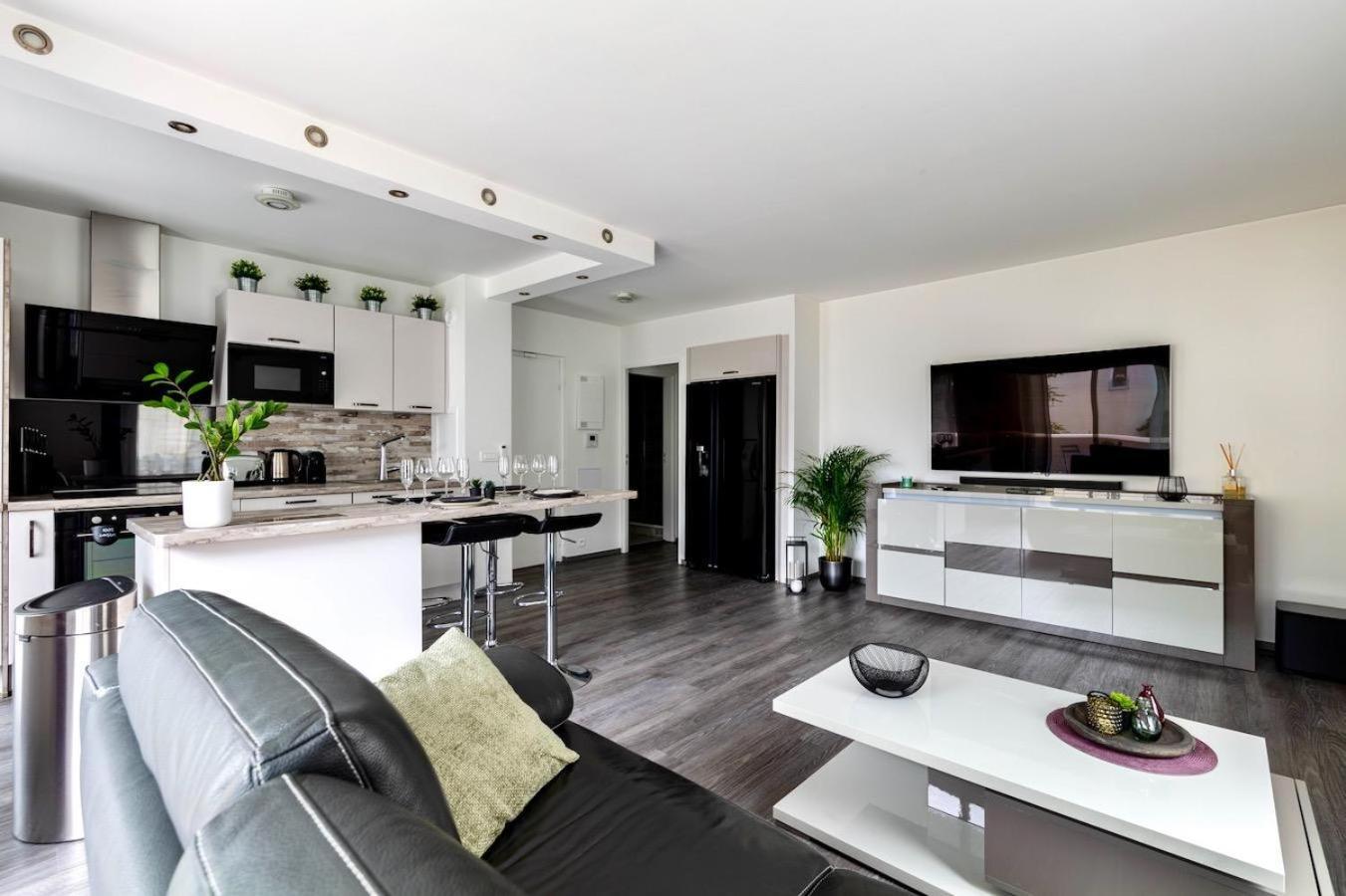 Charmant Refuge Avec Jardin, A 6 Minutes A Pied Du Metro Creteil L Echat-Lovely Retreat With Garden, Located A 6-Minute Walk From Creteil L Echat Metro Station Dış mekan fotoğraf