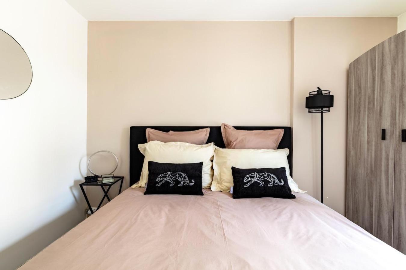 Charmant Refuge Avec Jardin, A 6 Minutes A Pied Du Metro Creteil L Echat-Lovely Retreat With Garden, Located A 6-Minute Walk From Creteil L Echat Metro Station Dış mekan fotoğraf