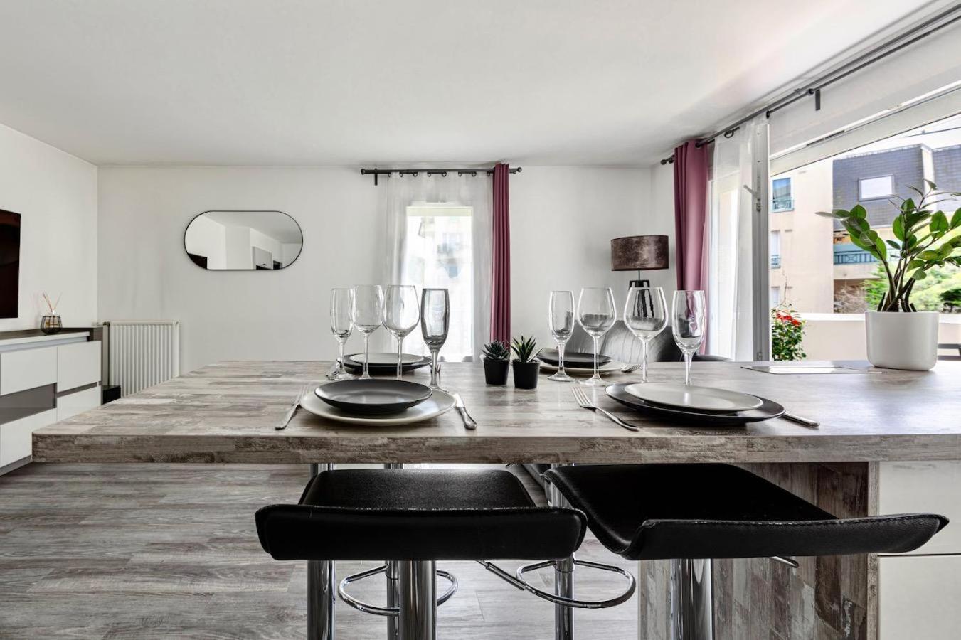 Charmant Refuge Avec Jardin, A 6 Minutes A Pied Du Metro Creteil L Echat-Lovely Retreat With Garden, Located A 6-Minute Walk From Creteil L Echat Metro Station Dış mekan fotoğraf