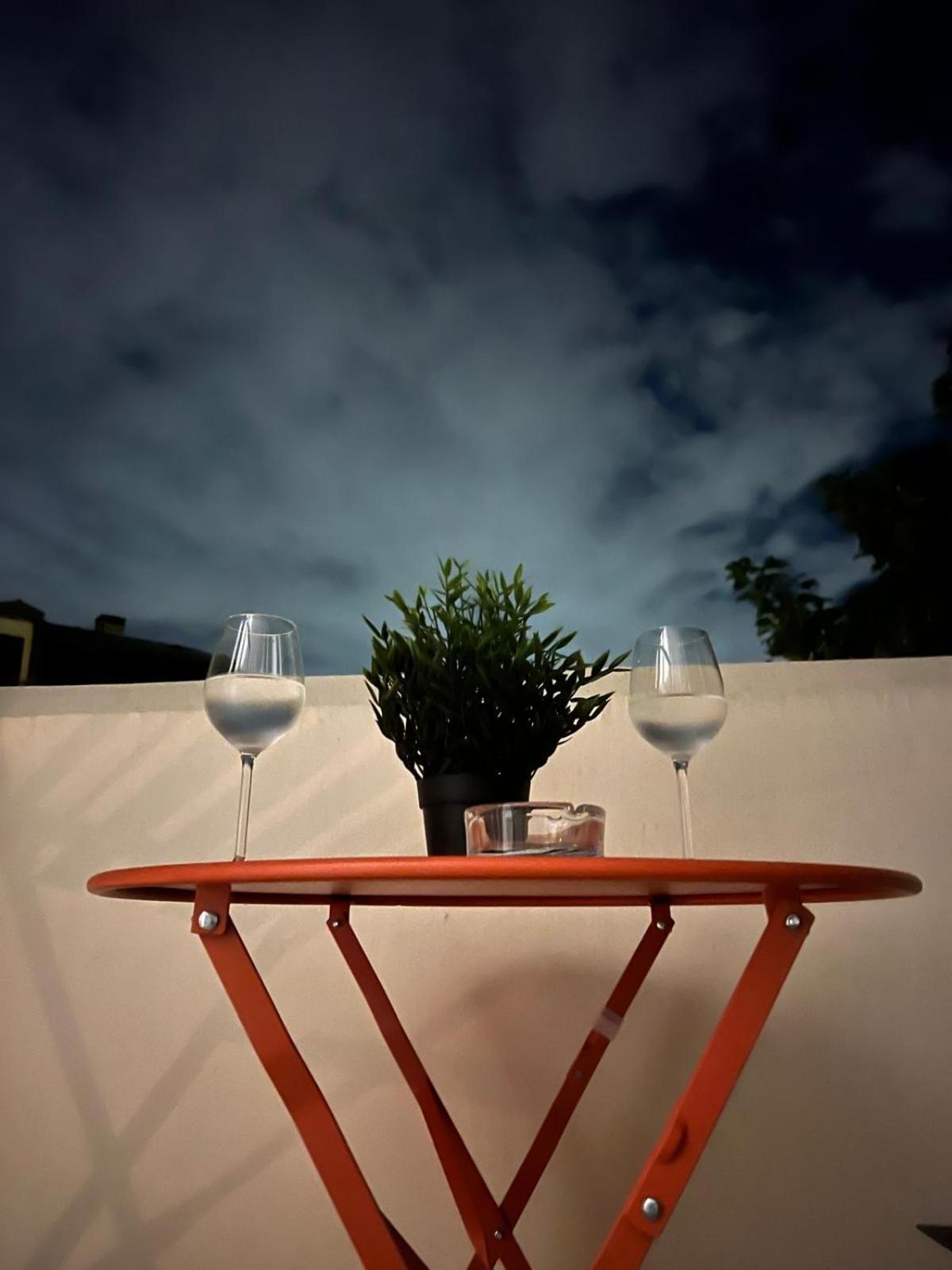 Charmant Refuge Avec Jardin, A 6 Minutes A Pied Du Metro Creteil L Echat-Lovely Retreat With Garden, Located A 6-Minute Walk From Creteil L Echat Metro Station Dış mekan fotoğraf